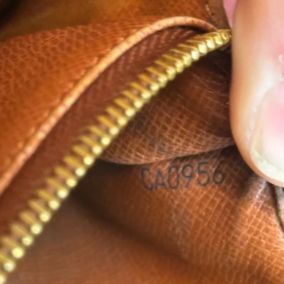 Louis Vuitton Monogram Sarah Long Wallet Authentic Bifold Brown Gold CA0956 - Picture 2 of 3